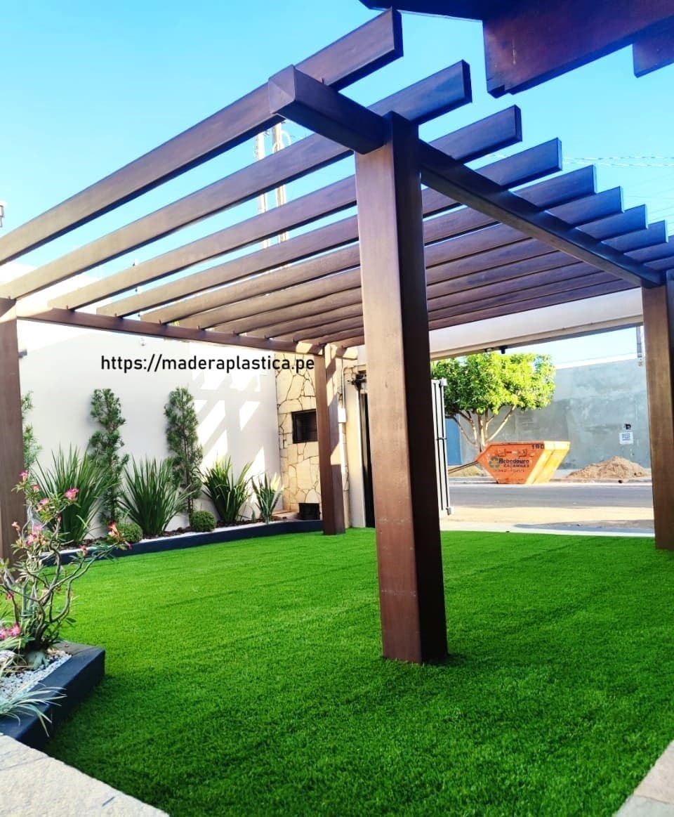 Pérgola en madera plástica 4 parantes