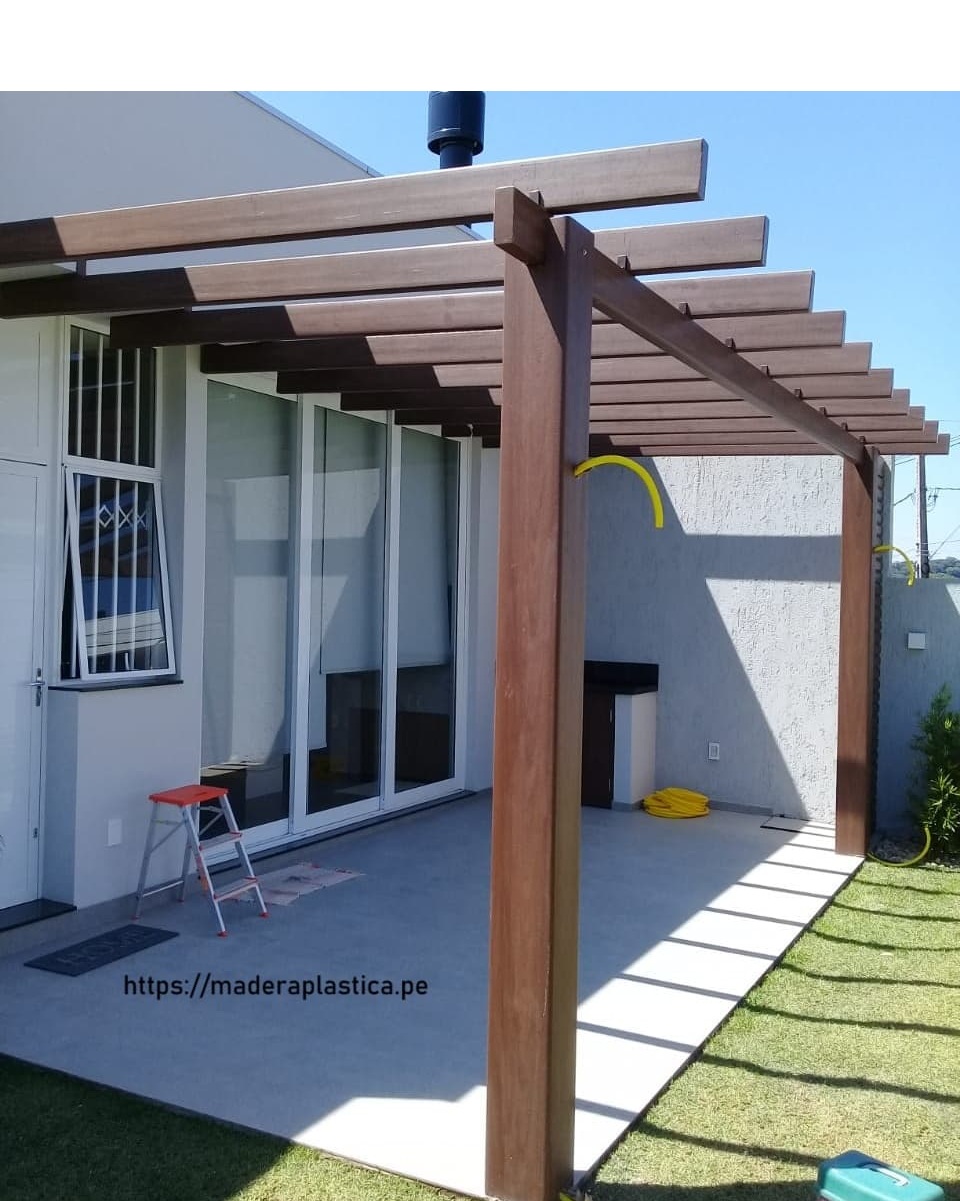 Pasarela en madera plástica